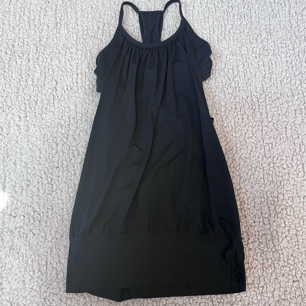 Cute black lululemon tank top!